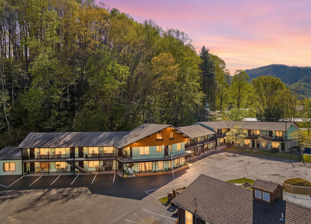Castlewood Inn exterior photo at sunset