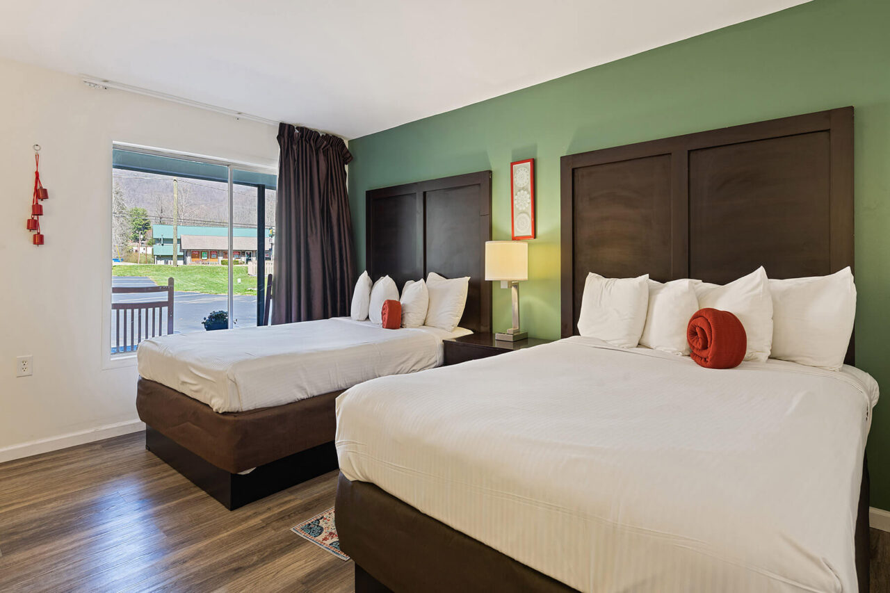 Renovated premium 2-Queen Room (pet friendly) at Castlewood Inn Maggie Valley
